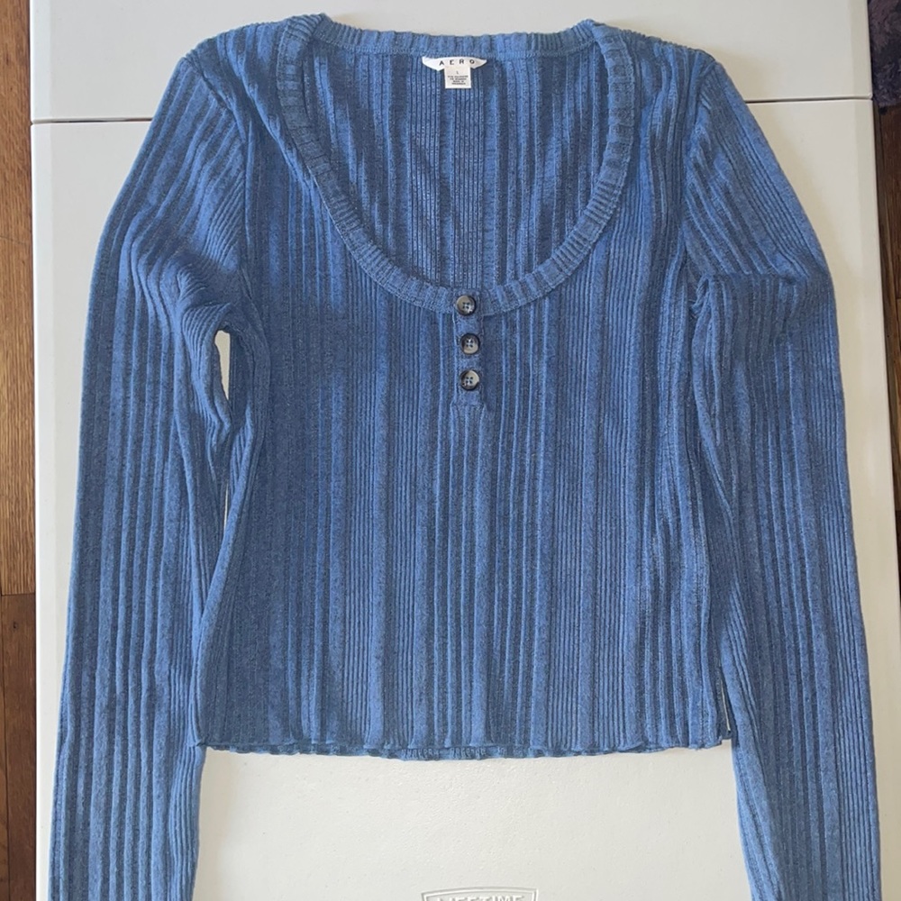 💙6/$20 Woman’s Aeropostale Long Sleeved Top Size Large